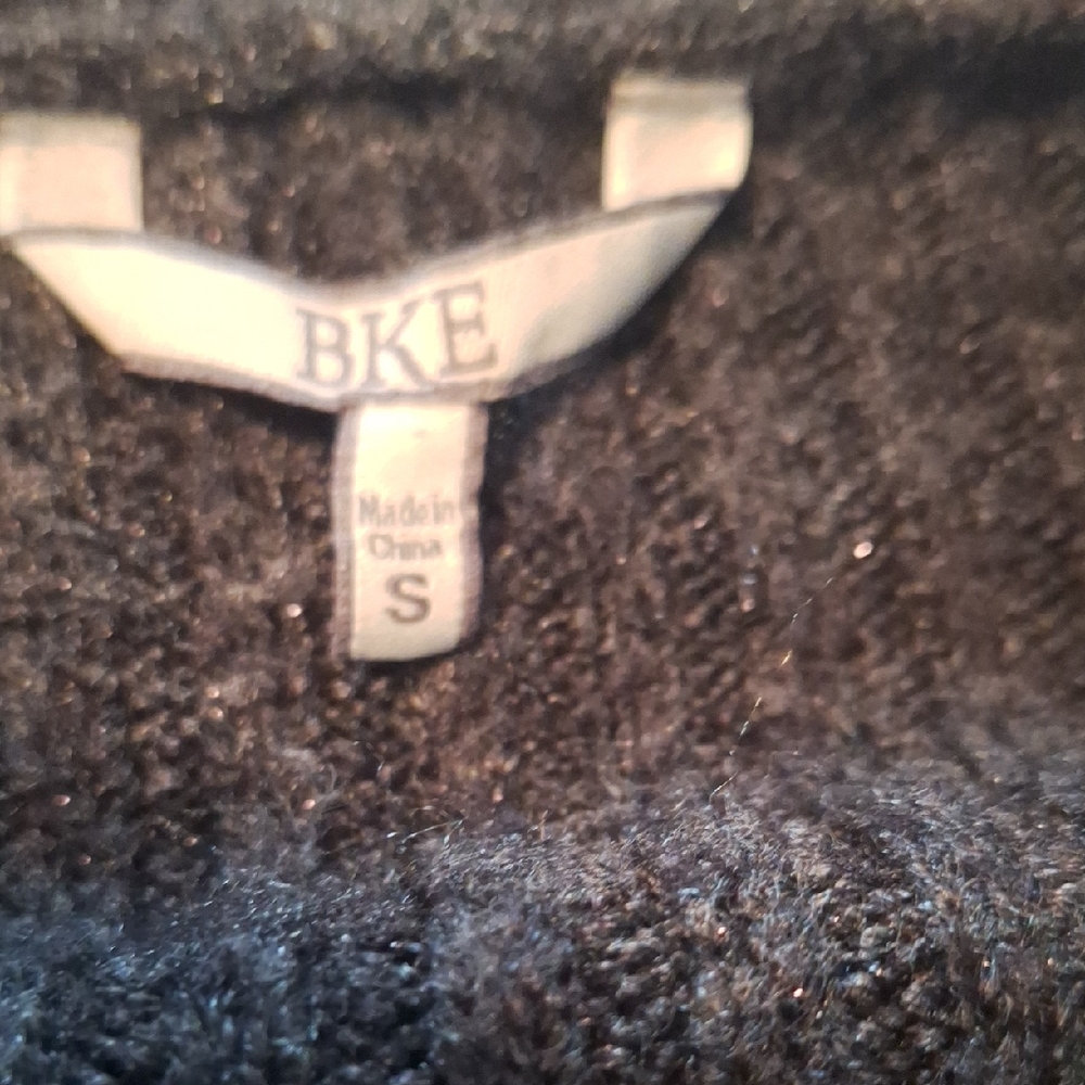 BKE Charcoal Knit Top - Picture 5 of 6